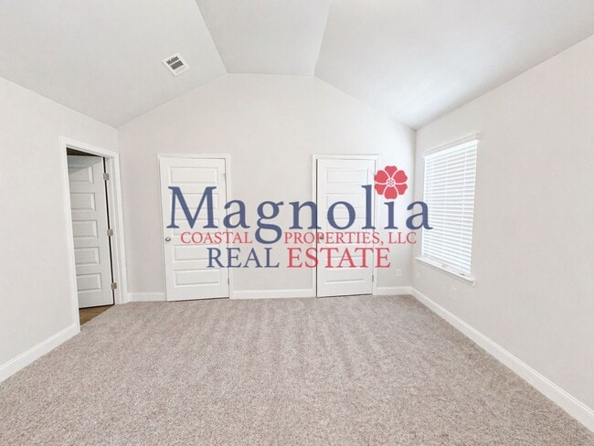 Building Photo - 3 Bedroom 2.5 Bathroom Townhome in Richmond Hill, GA