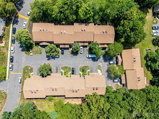 Building Photo - 6 Tulip Ct