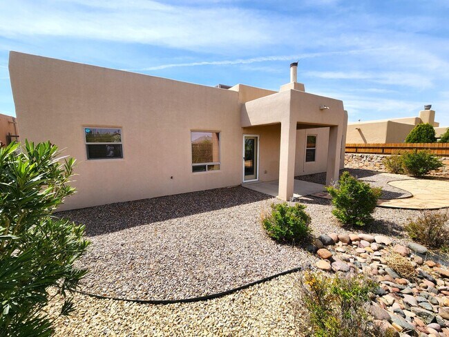 Building Photo - 5859 Habanero Dr