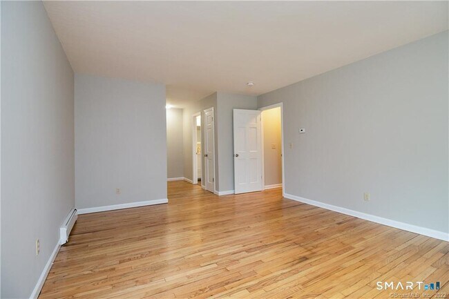 Building Photo - 2 Saddle Ridge Rd