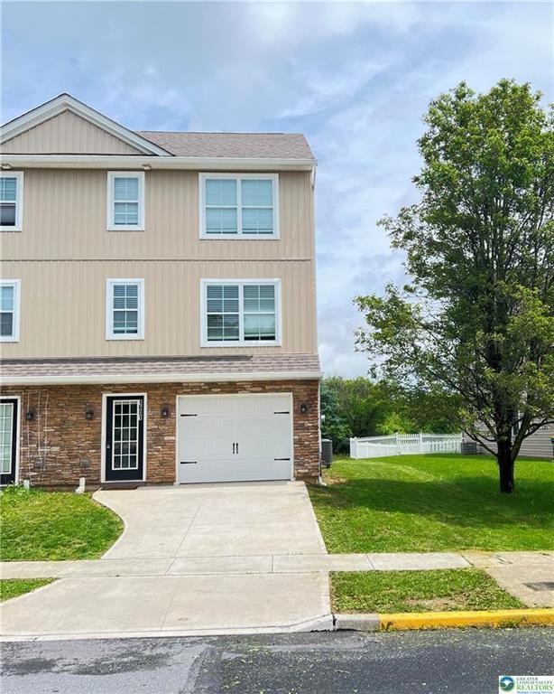 Primary Photo - 1601 Greystone Cir
