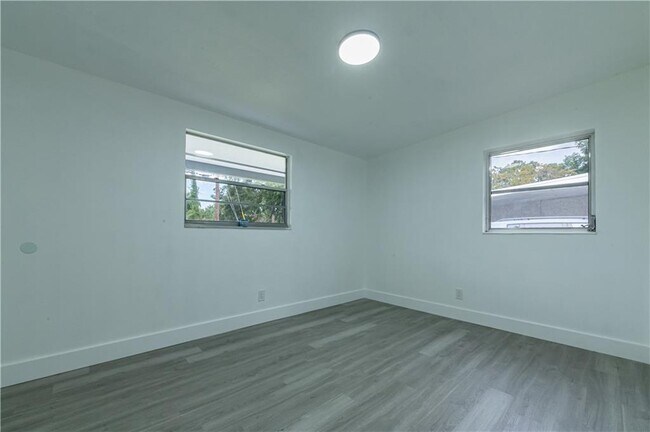 Building Photo - 121 Greenwood Ave