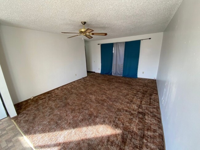 Building Photo - Cozy 3 Bedroom 1 Bath Home with Large Yard & 1 Car Attached Garage