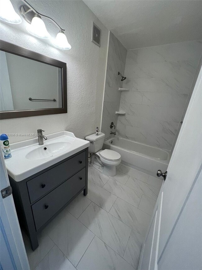 Building Photo - 17018 SW 138th Ct