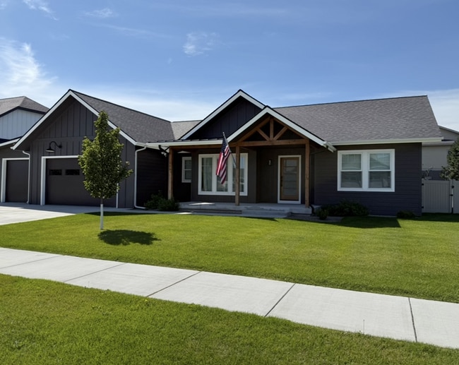 Building Photo - Stunning Kalispell Home in Silverbrook nei...