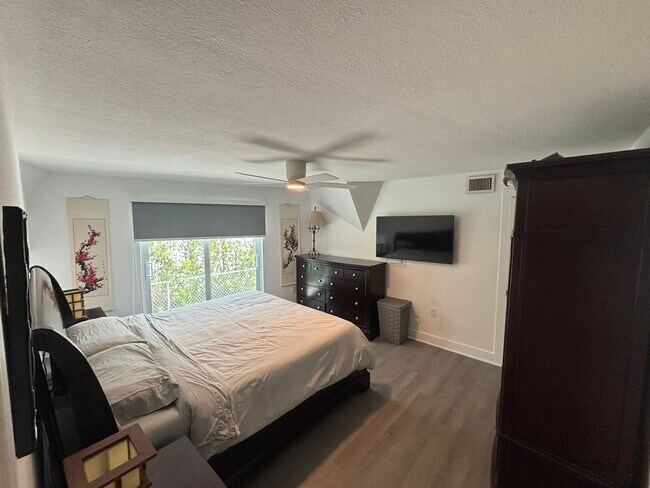 Building Photo - 12221 Boat Shell Dr