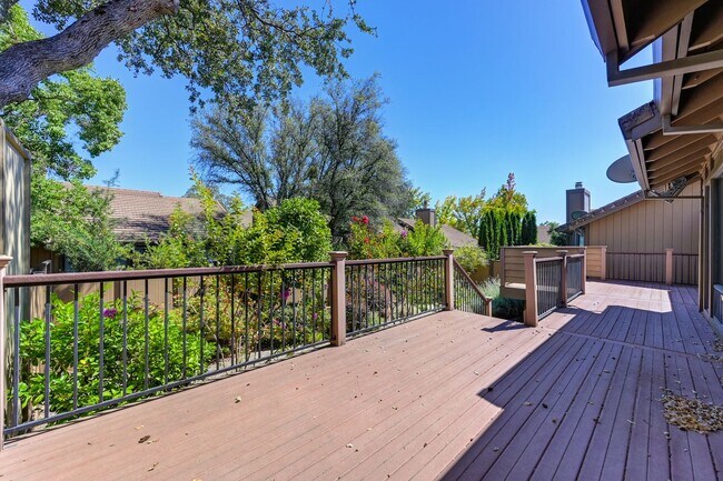 Building Photo - South Auburn Gem! Stylish 2BR Townhome in Quiet, Neighborhood