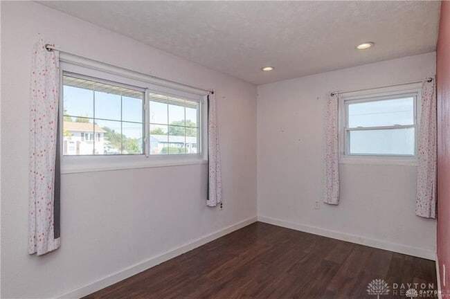 Building Photo - 1227 Frayne Dr