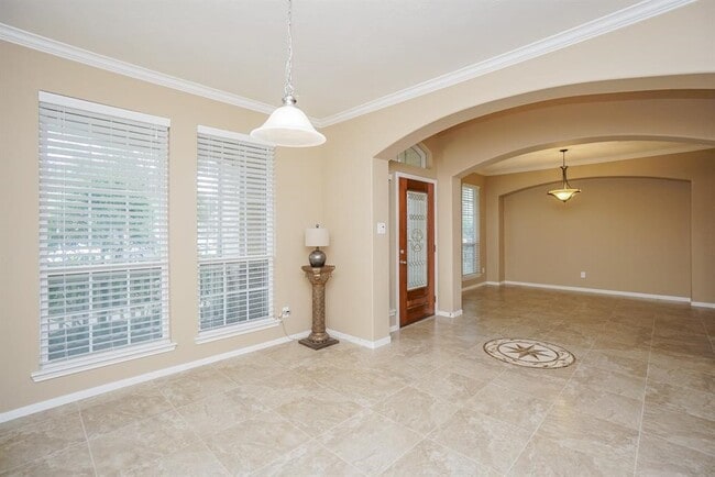 Building Photo - 3211 London Ln