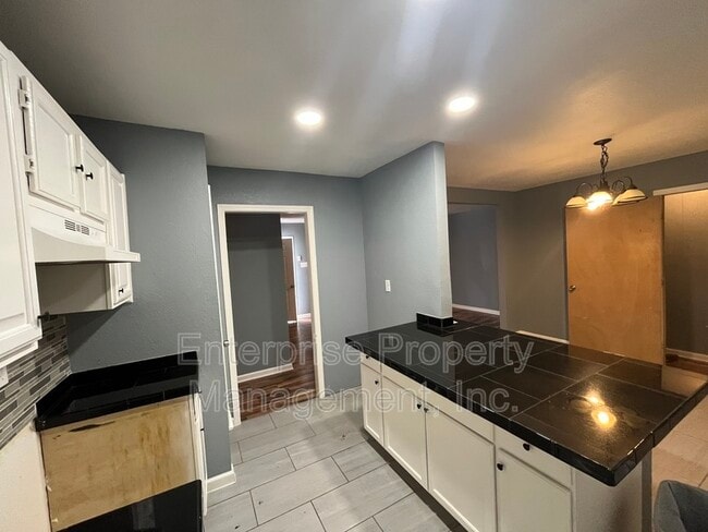 Building Photo - 3441 Piney Woods Ave