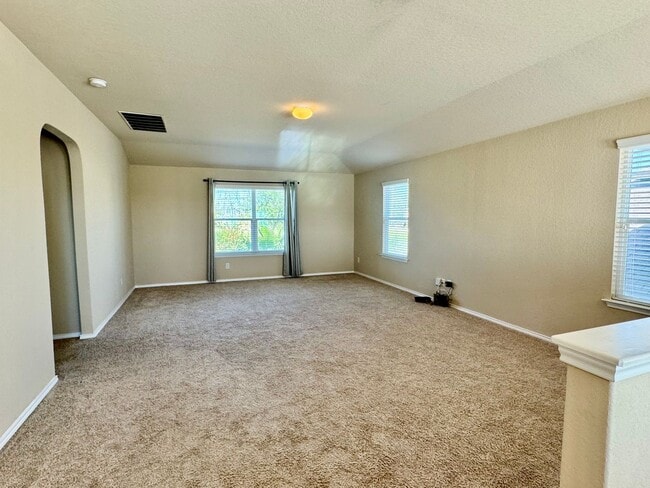 Building Photo - 1607 Tree Run