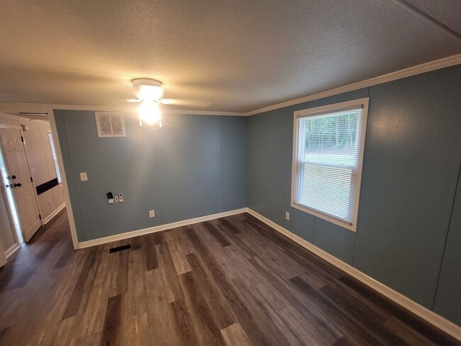Building Photo - 2 Bedroom 2 Bathroom House (Walkertown, NC)