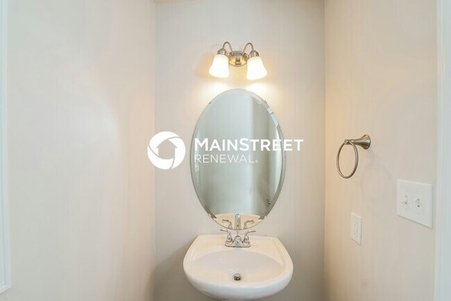 Building Photo - 4 Bedroom Pet-Friendly Home in POWELL, TN with Main Street Renewal