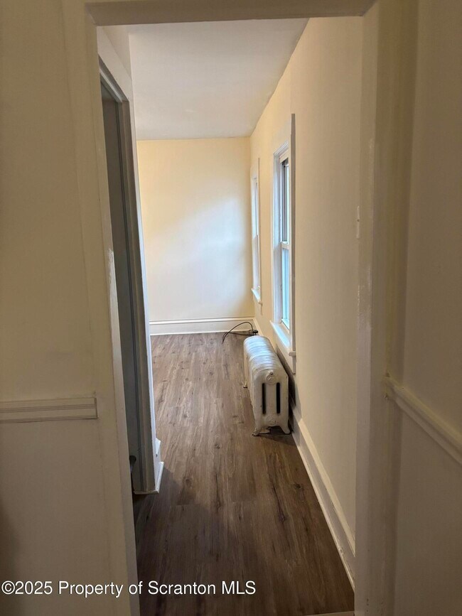 Building Photo - 1115 Monroe Ave