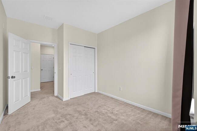Building Photo - 28 Leahy Dr