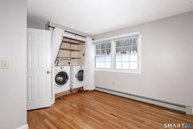 Building Photo - 10 Apple Tree Rd