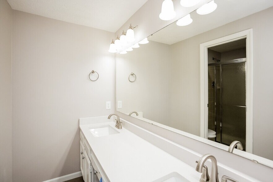 Building Photo - 11714 Madden Ln