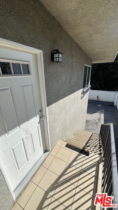 Building Photo - 15360 Wyandotte St