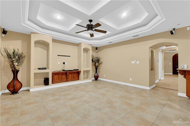 Building Photo - 3218 Lerma Dr