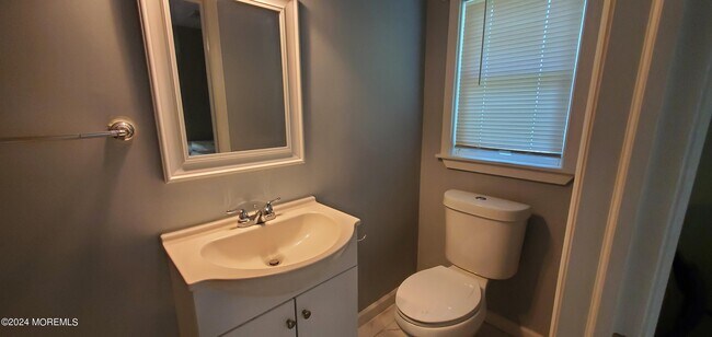 Building Photo - 1620 Union Ave