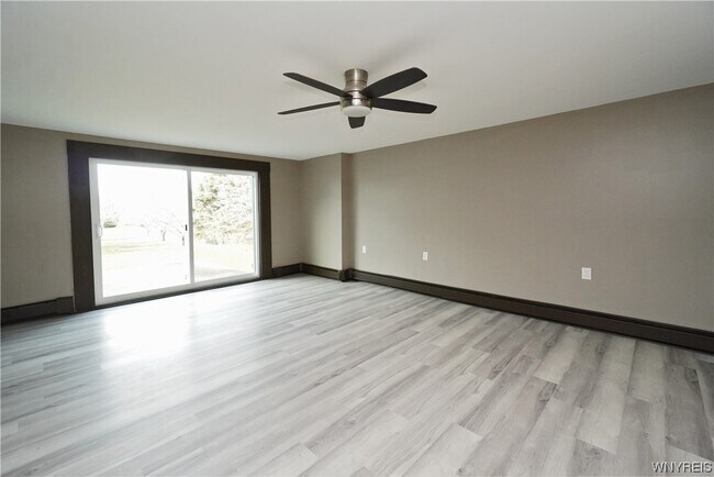 Building Photo - 7288 Shawnee Rd