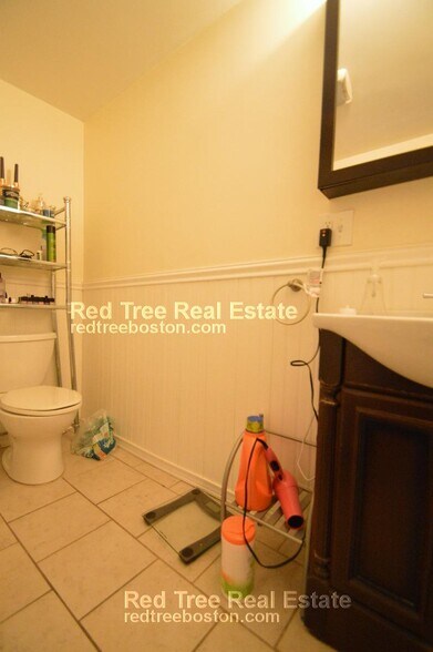 Building Photo - 72 Egmont St