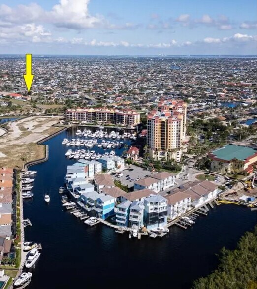 Building Photo - 5 Chiquita Blvd S
