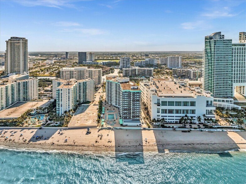 Primary Photo - 3725 S Ocean Dr