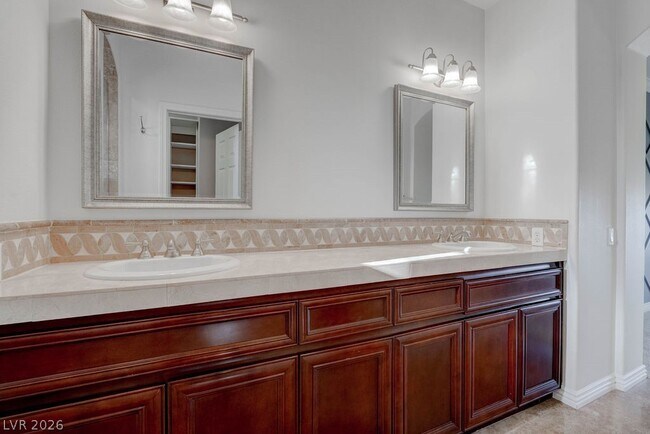 Building Photo - 31 Via Mantova