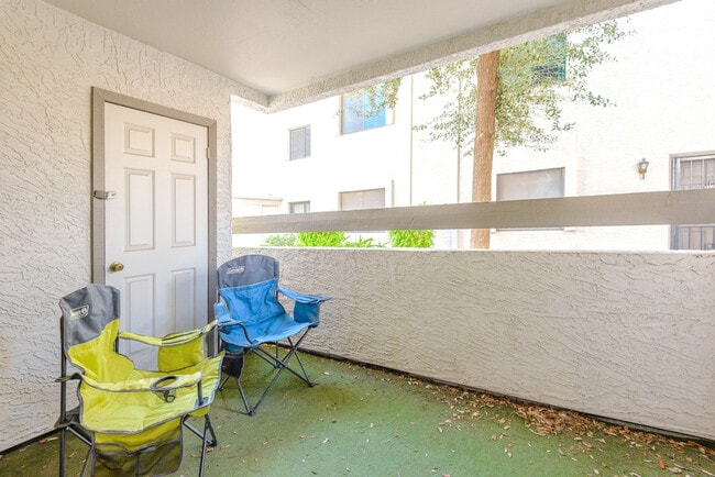 Building Photo - 2959 N 68th Pl