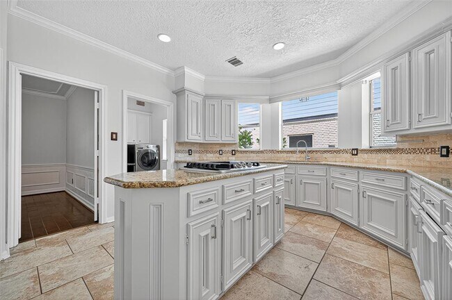 Building Photo - 1035 Flagmore Dr