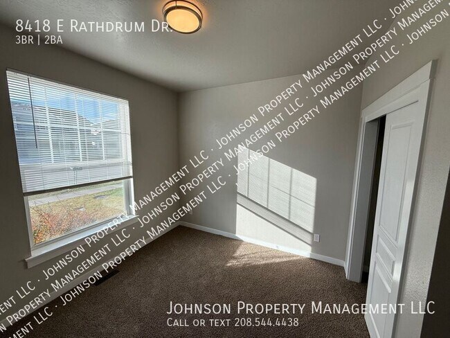 Building Photo - 8418 E Rathdrum Dr
