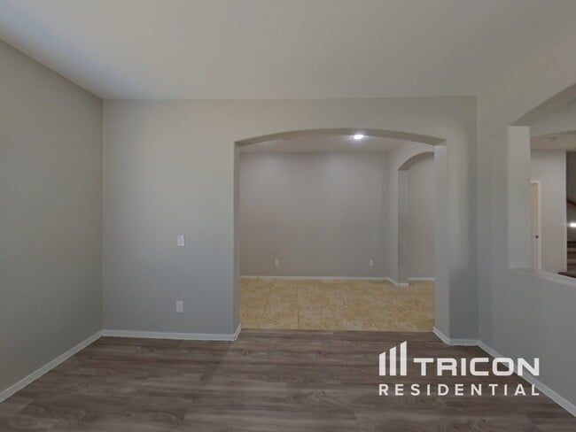 Building Photo - 40984 W Colby Dr