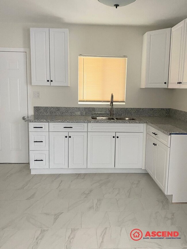 Primary Photo - Charming 2 Bedroom 1 Bath House