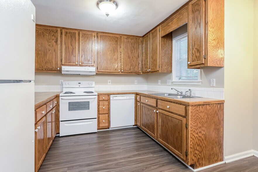 Building Photo - 2110 Arden Pl