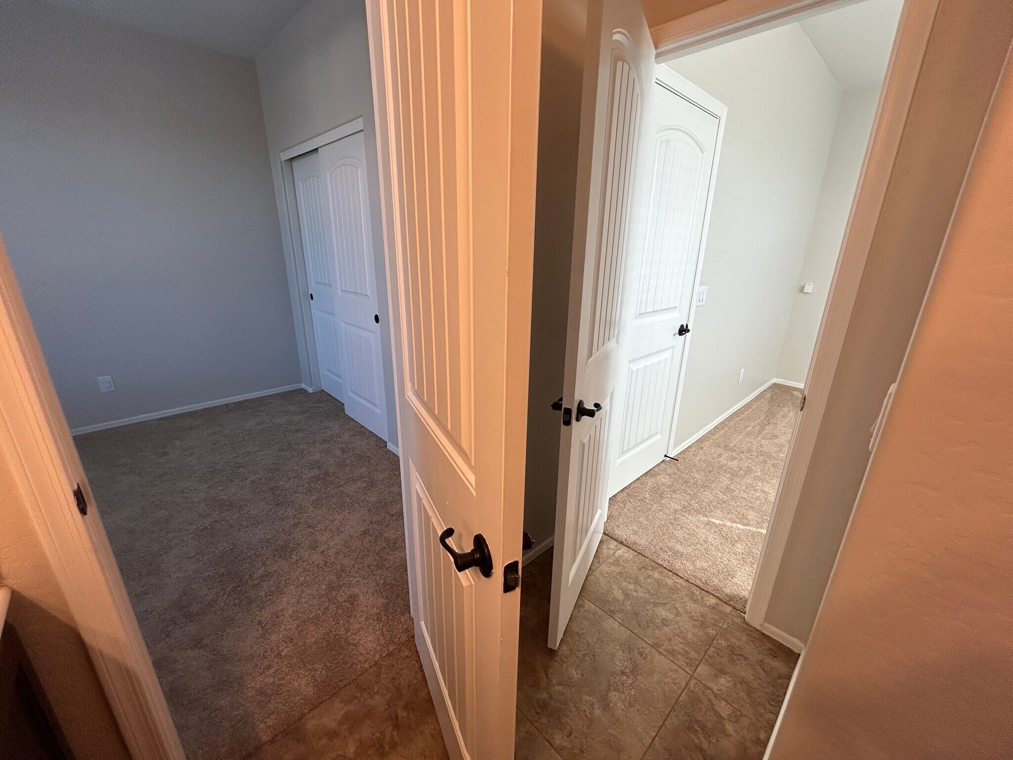 Building Photo - 4123 E Cherry Hills Dr