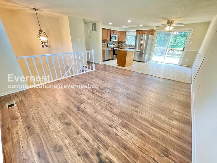 Building Photo - 3324 Rollingwood Dr