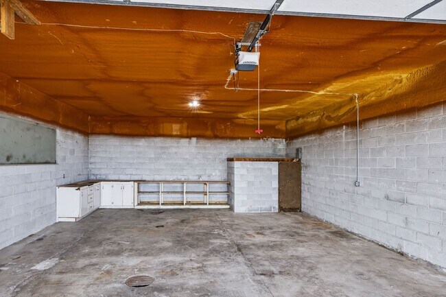 Building Photo - 4980 W 4000 N