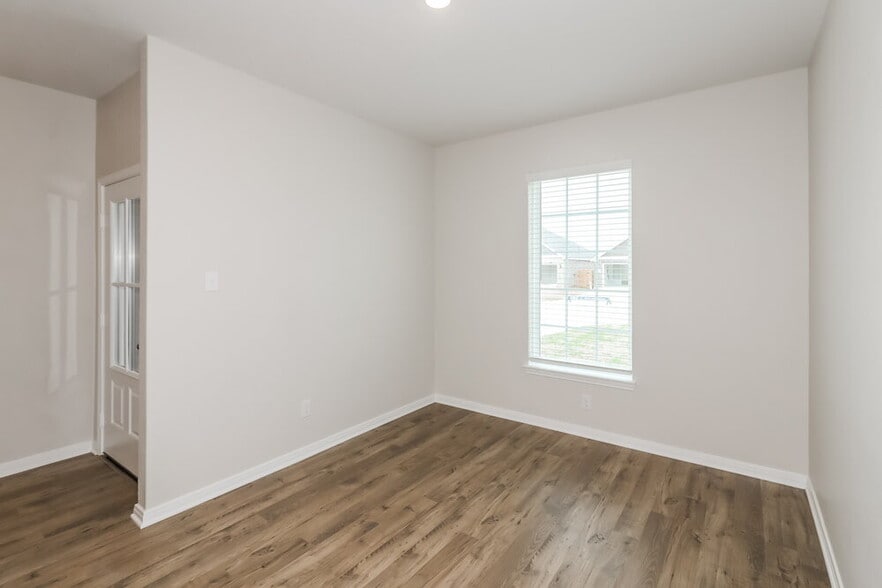 Building Photo - 401 San Miguel Crk Dr