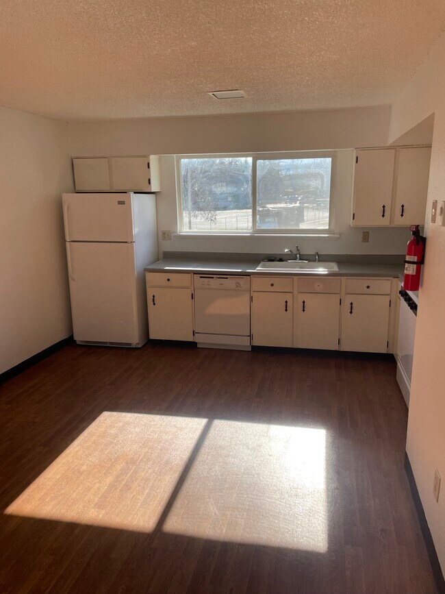 Building Photo - 1108 SW 5th St