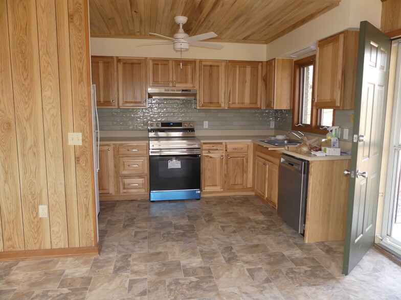 Kitchen - 416 Banks Mountain Dr