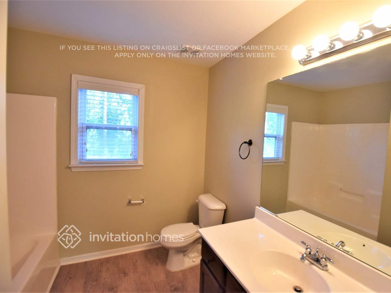 Building Photo - 2521 Mockingbird Ln