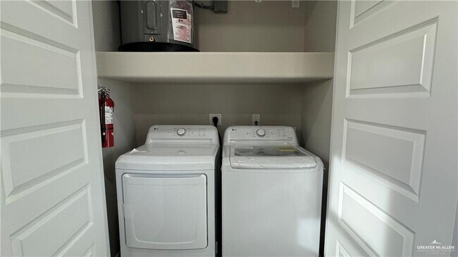 Building Photo - 13 S 43rd St