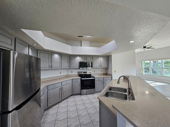 Building Photo - 6506 Canterlea Dr