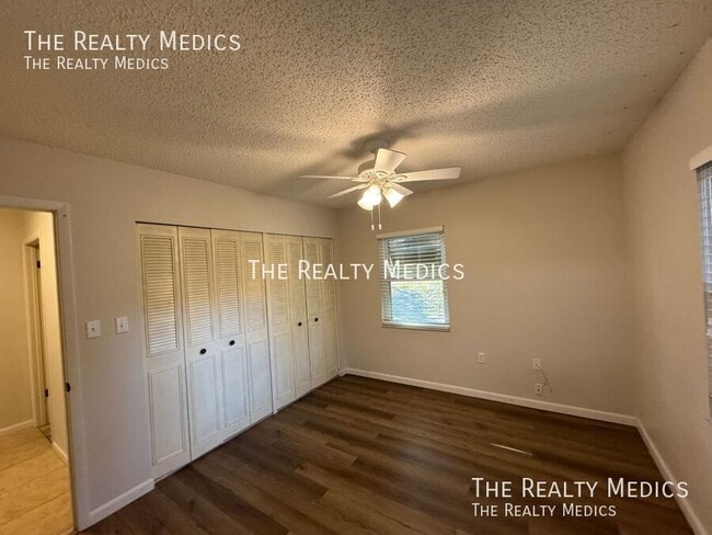 Building Photo - 218 Temple Cir