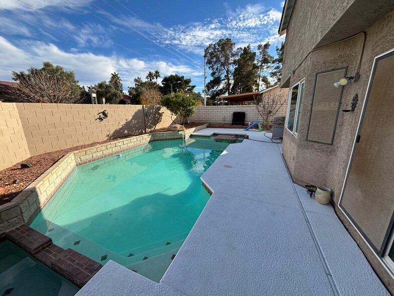 Building Photo - 1430 Clipperton Ave