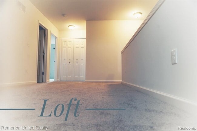 Building Photo - 4287 Cloverlane Dr