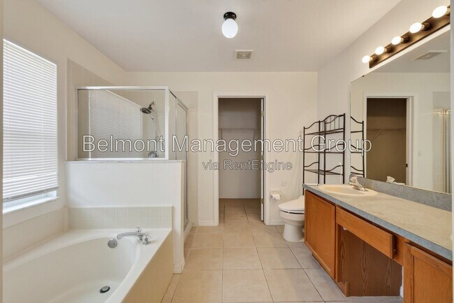 Building Photo - 2127 Korat Ln
