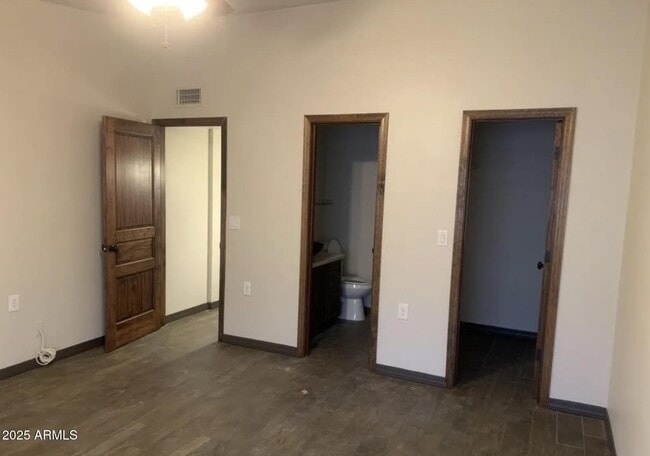 Building Photo - 7101 E Wilshire Dr