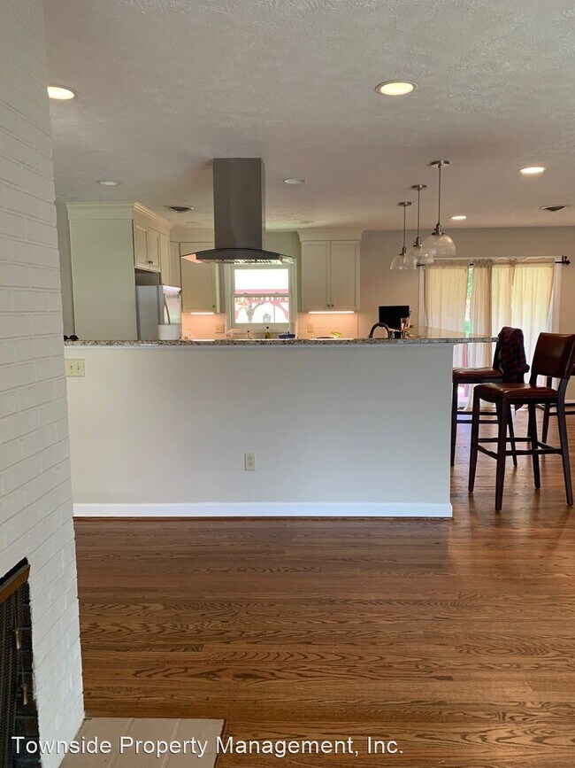 Building Photo - 5 br, 3 bath House - 924 McBryde Lane